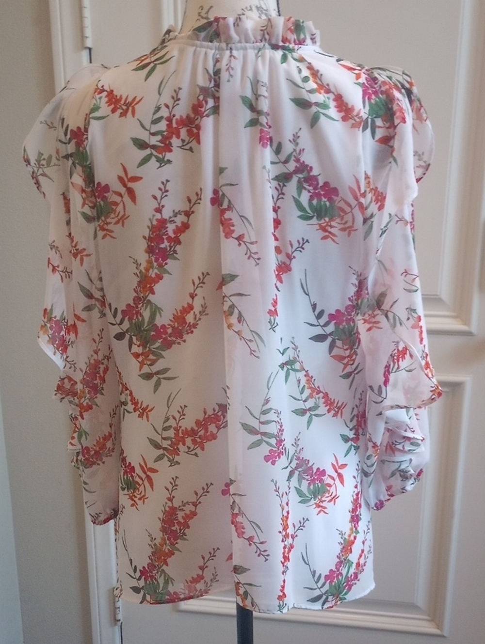PRICE🔽 Worthington White Floral Tie-Neck Blouse with Pink & Green Print - Picture 7 of 8